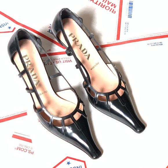 Prada | Rounded Pointed Toe Black Heels - Picture 4 of 8